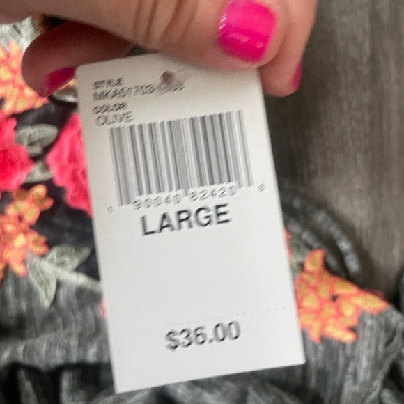 NWT Absolutely Famous embroidered top-large - Picture 3 of 4